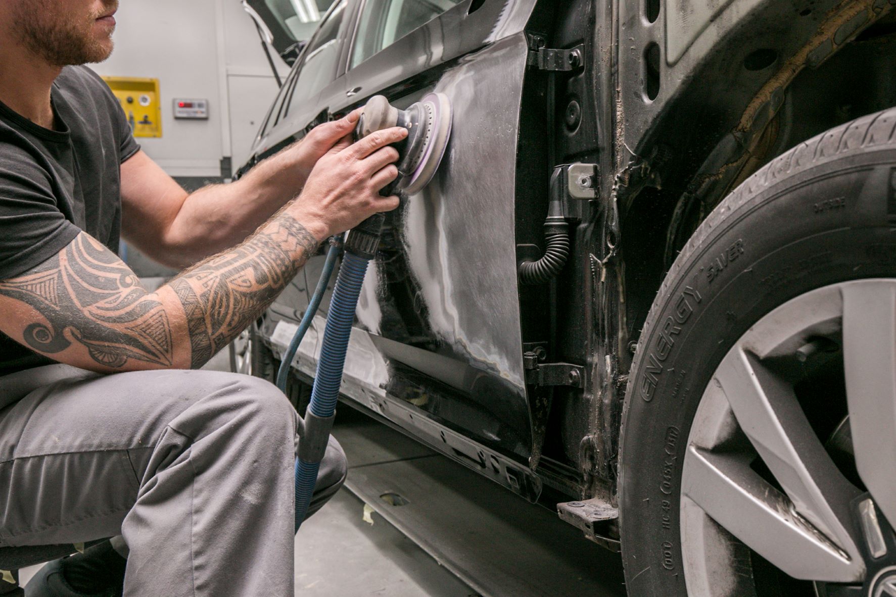 schademonteur schade aan het repareren